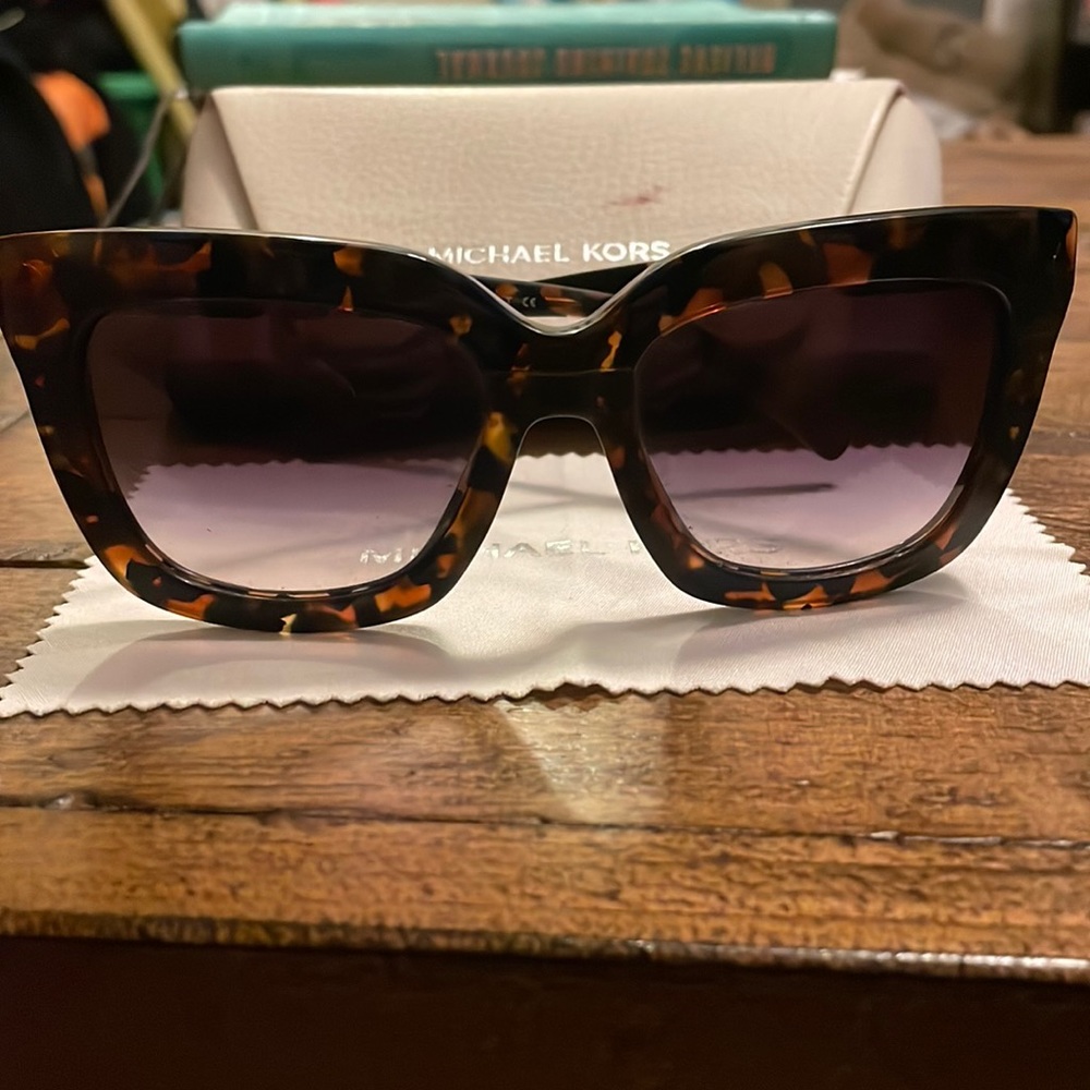 Michael Kors Sunnies